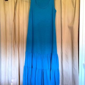Mid length dress, casual or dress it up. Teal color